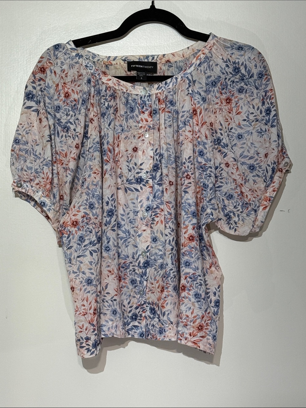 Fifteen Twenty Blue & Red Floral Short Sleeve Blouse Size Small